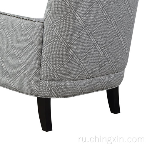 Серый стул для акцента с гвоздевой головкой из мульти-ткани с ножками из массива дерева